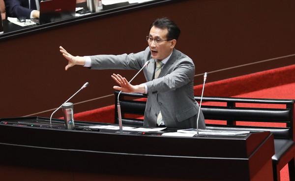 利记平台-国家代表团士气高昂，争夺荣誉无畏