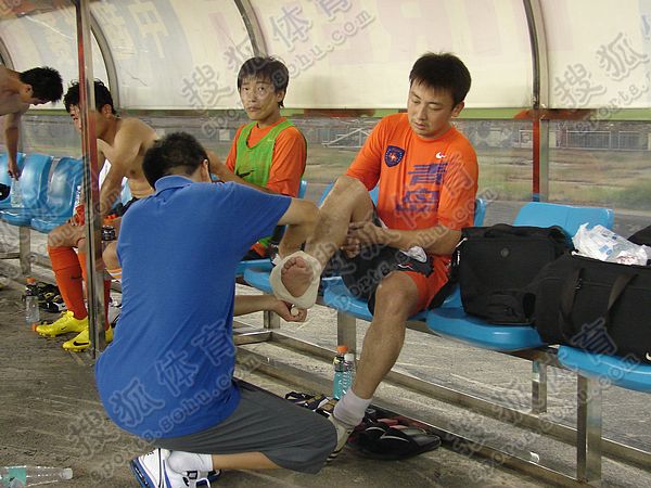 利记平台-绿城队员备战战场，誓要赢得比赛