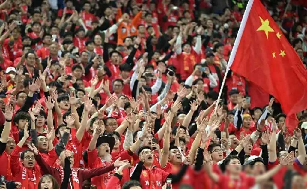 国际赛事备受球迷瞩目，大家热情高涨