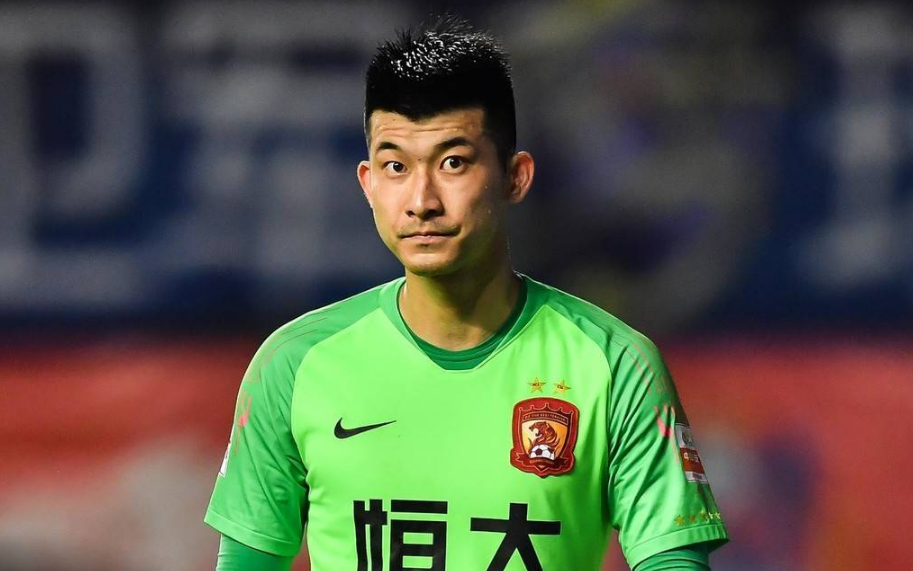广州恒大门将神勇，力保不败战绩