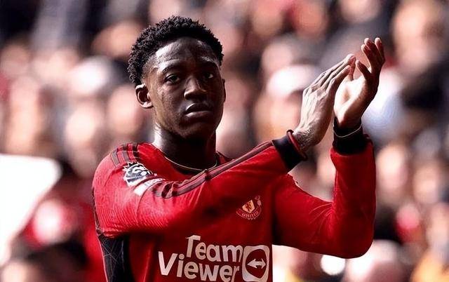 曼联中场组织频犯错失，状态低迷难以扭转