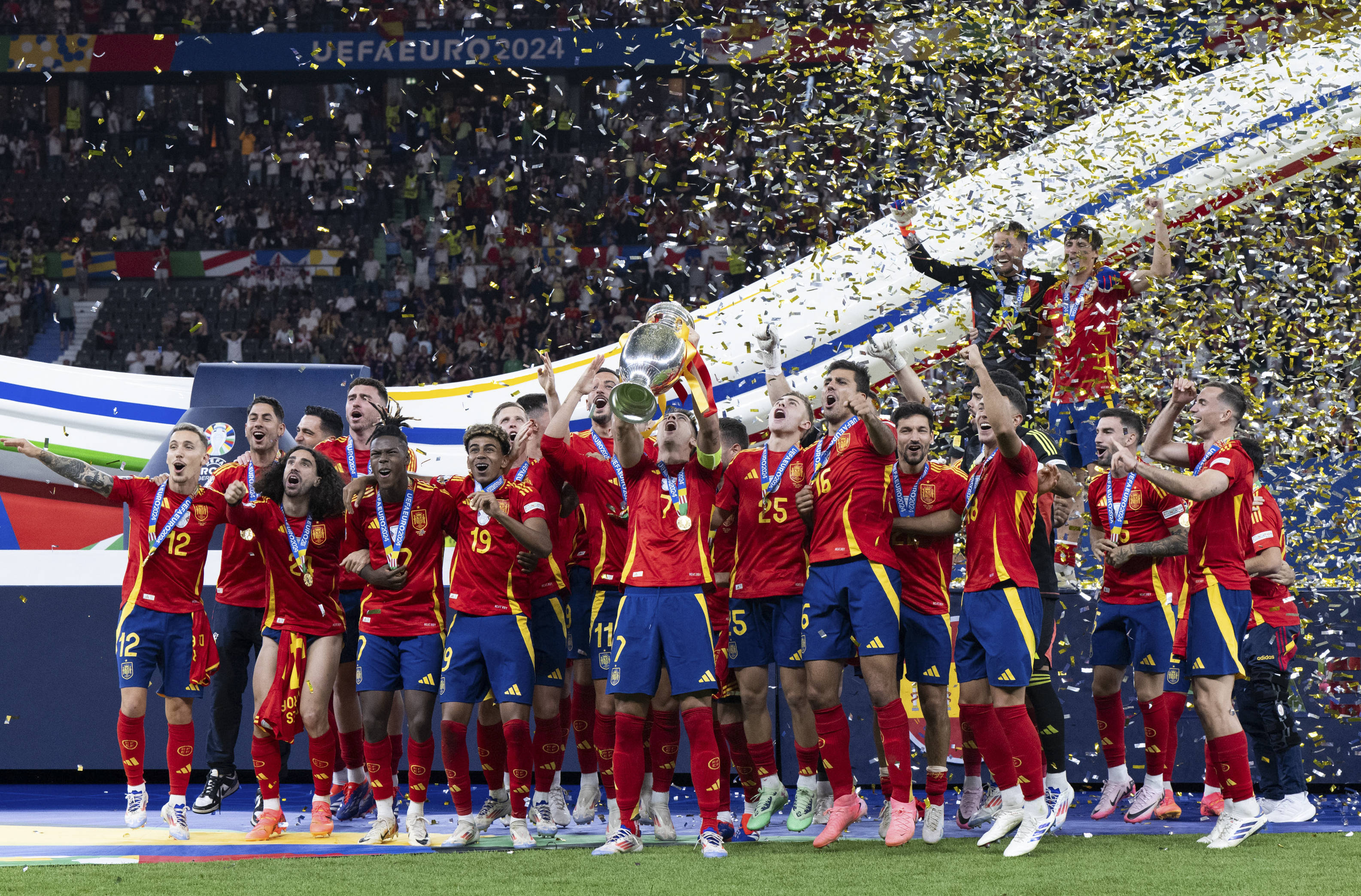 法国队夺得欧洲篮球锦标赛冠军,实现历史性突破 法国队夺得欧洲篮球锦标赛冠军,实现历史性突破