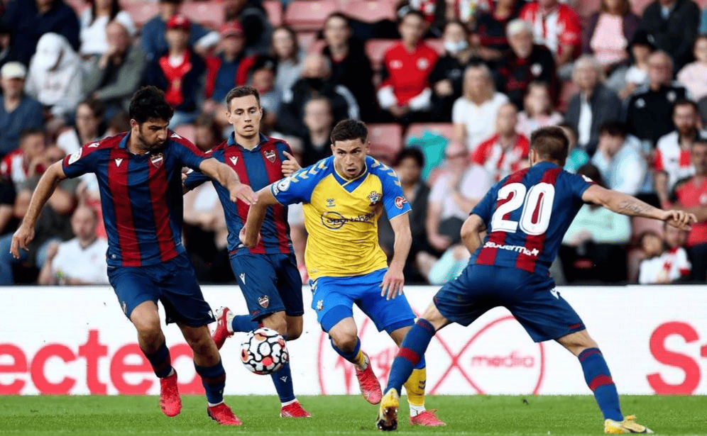 阿拉维斯战平收获一分，莱万特遗憾错失胜机