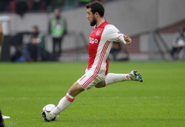 阿贾克斯实现胜利,晋级前景广阔 阿贾克斯实现胜利,晋级前景广阔