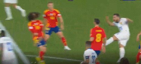 紧张情节不断升温！英格兰足球比赛动态紧追报道