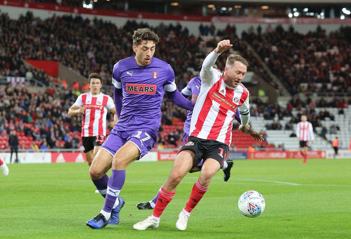 斯帕尔击败帕尔马,争取保级希望 斯帕尔击败帕尔马,争取保级希望