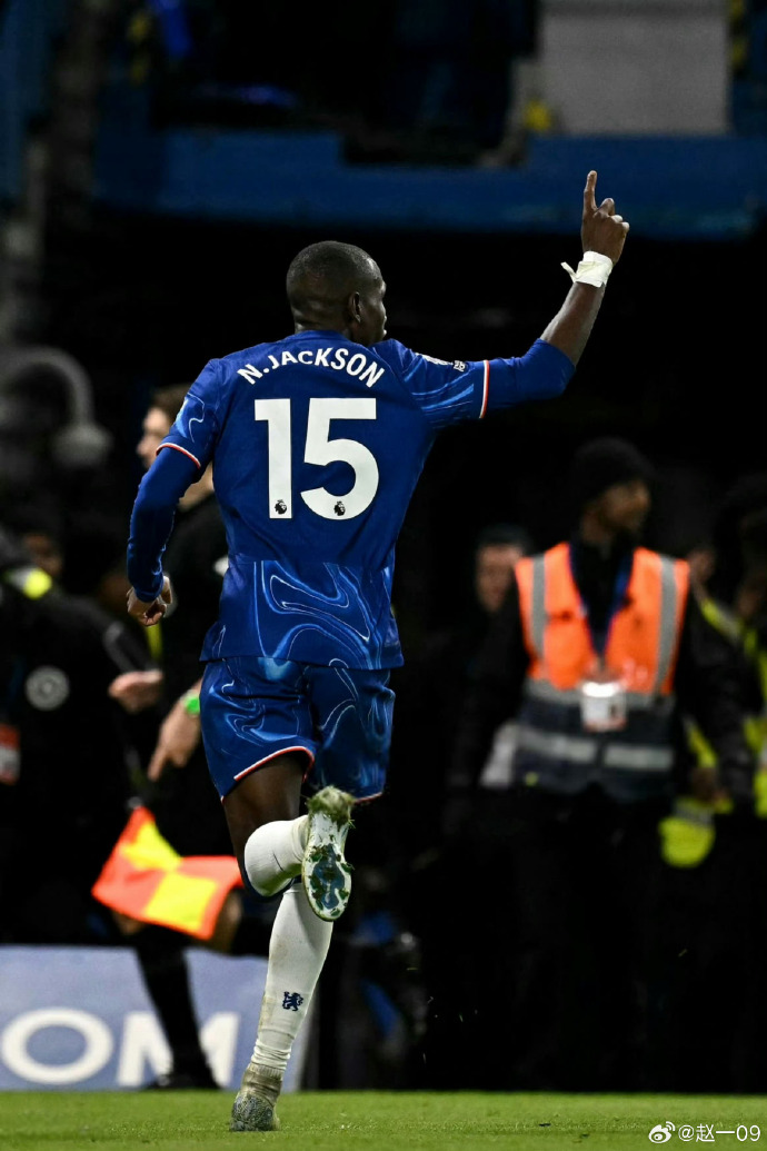 切尔西主场大胜沃特福德,稳固领先地位 切尔西主场大胜沃特福德,稳固领先地位