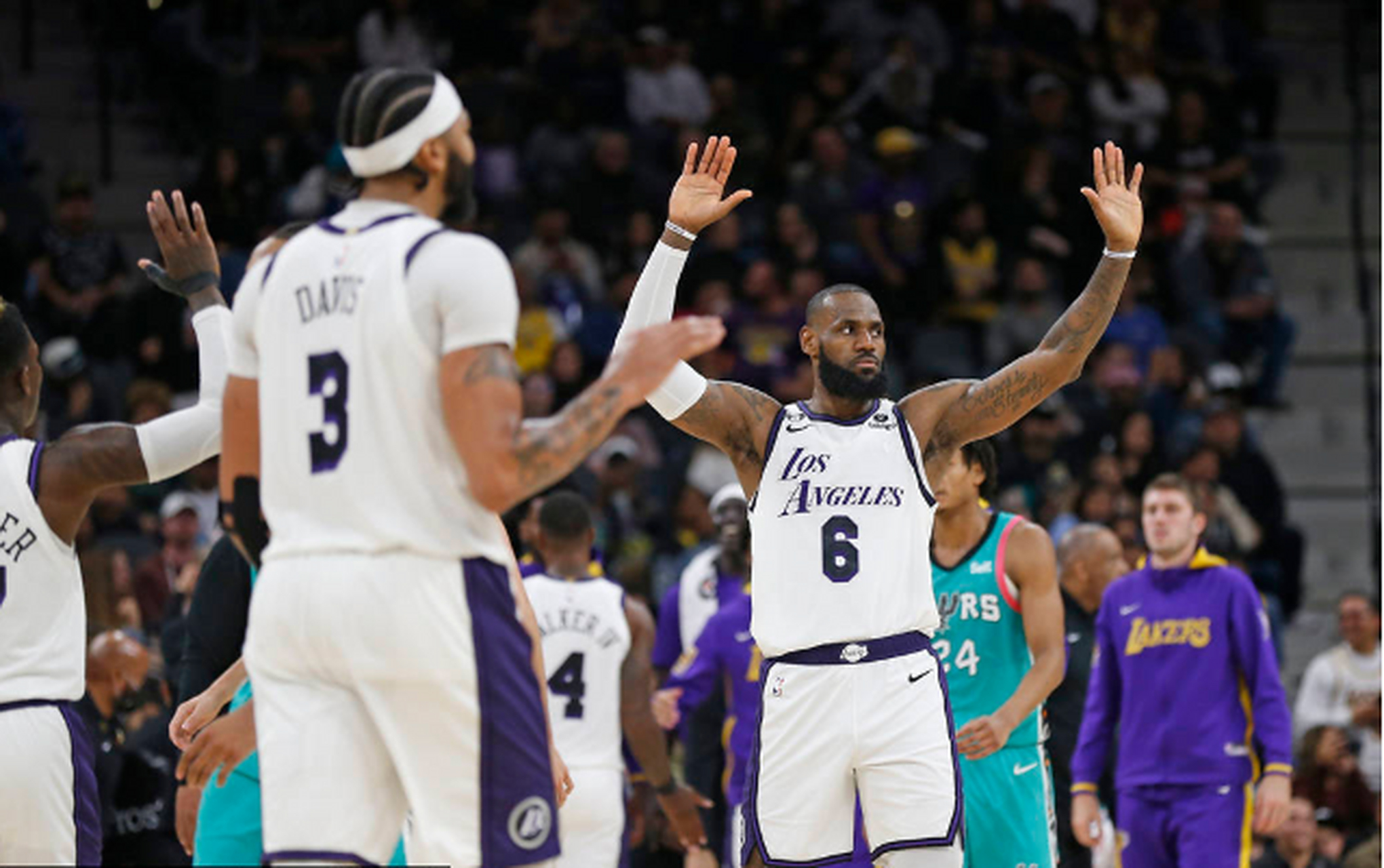 利记官网-湖人大胜马刺，安东尼-戴维斯受伤退场