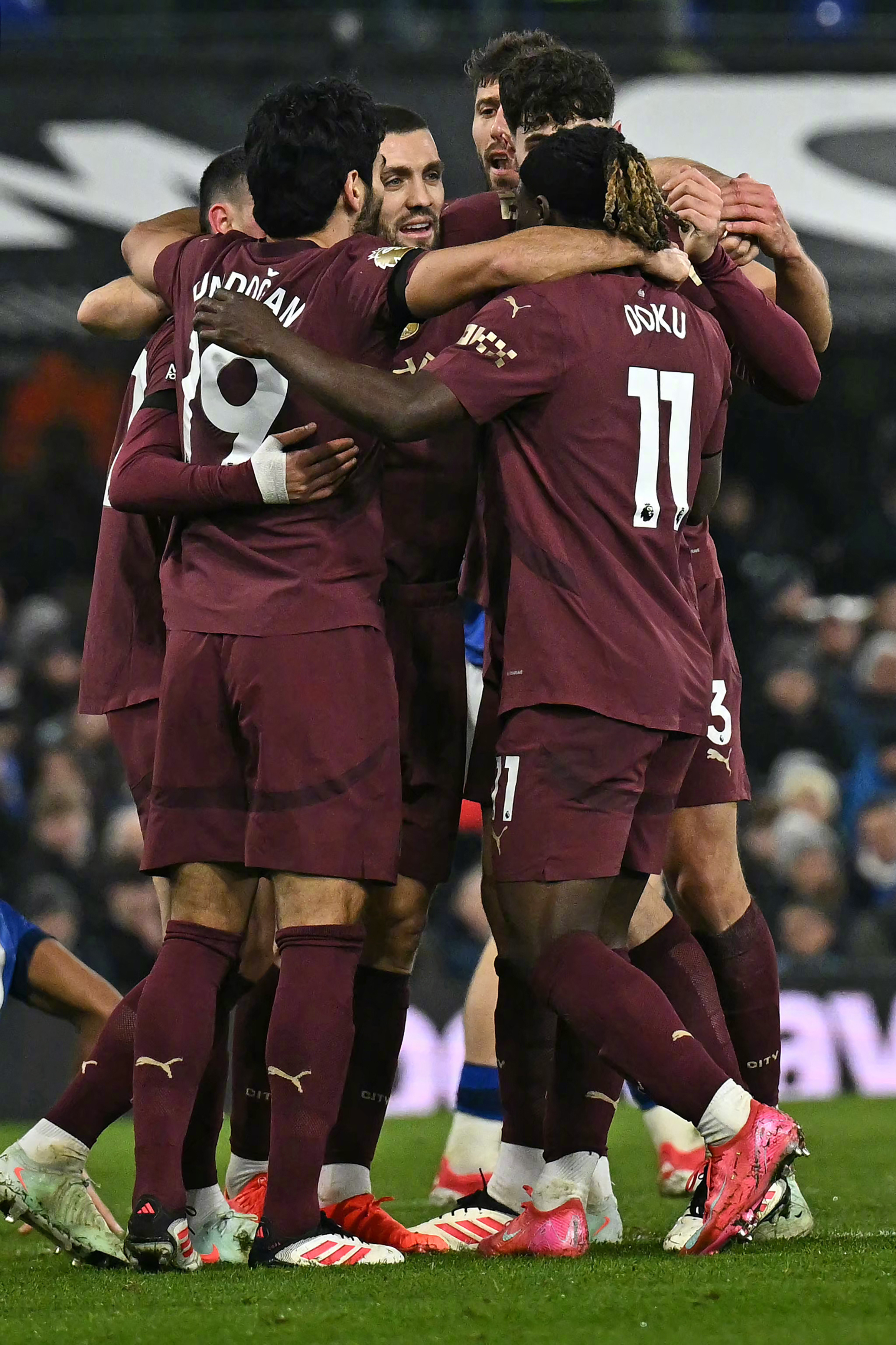 曼城大胜马赛,豪取三分继续领跑 曼城大胜马赛,豪取三分继续领跑