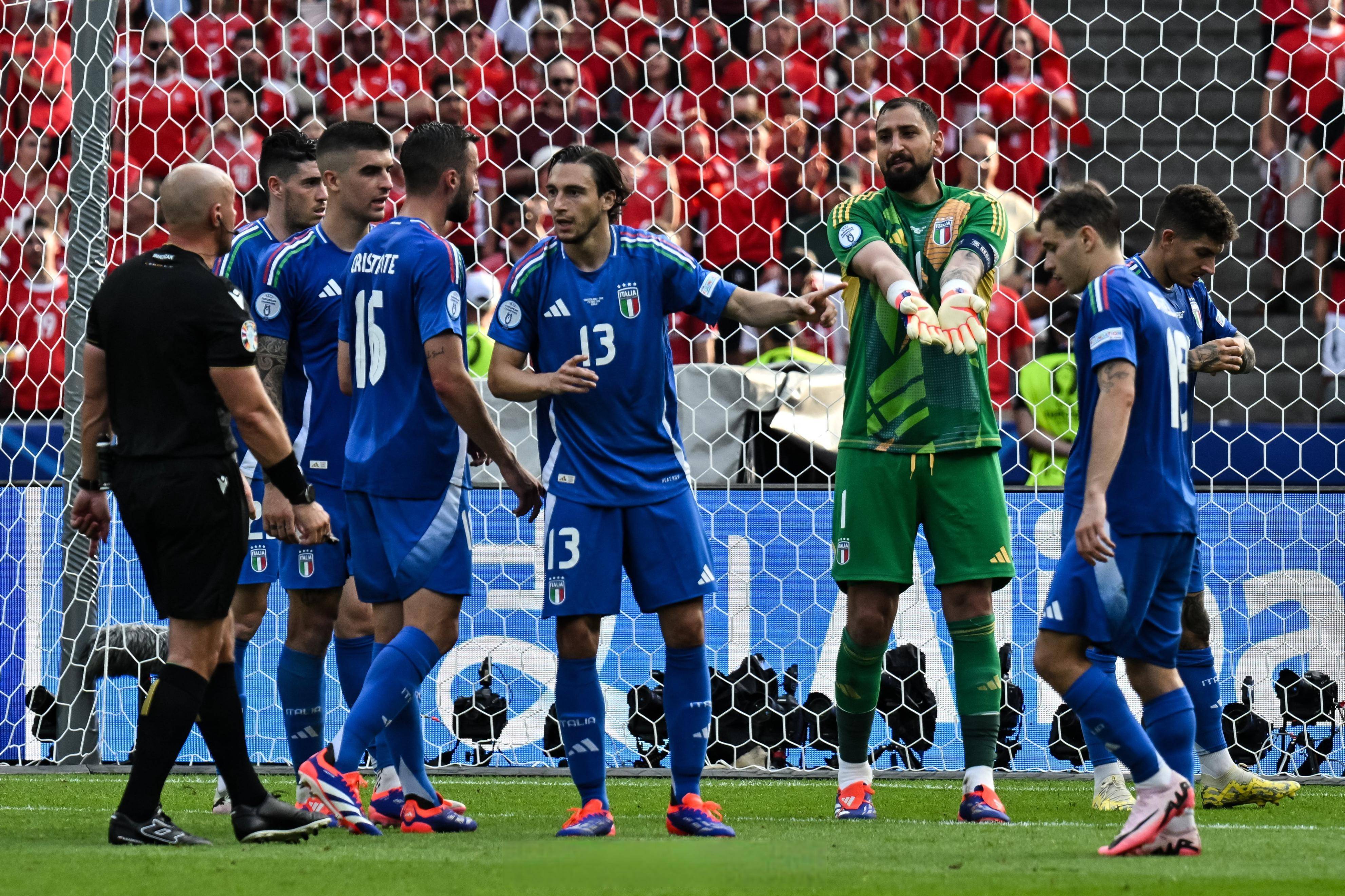 利记官方网站-欧预赛：法国队惨遭击败，晋级前景堪忧