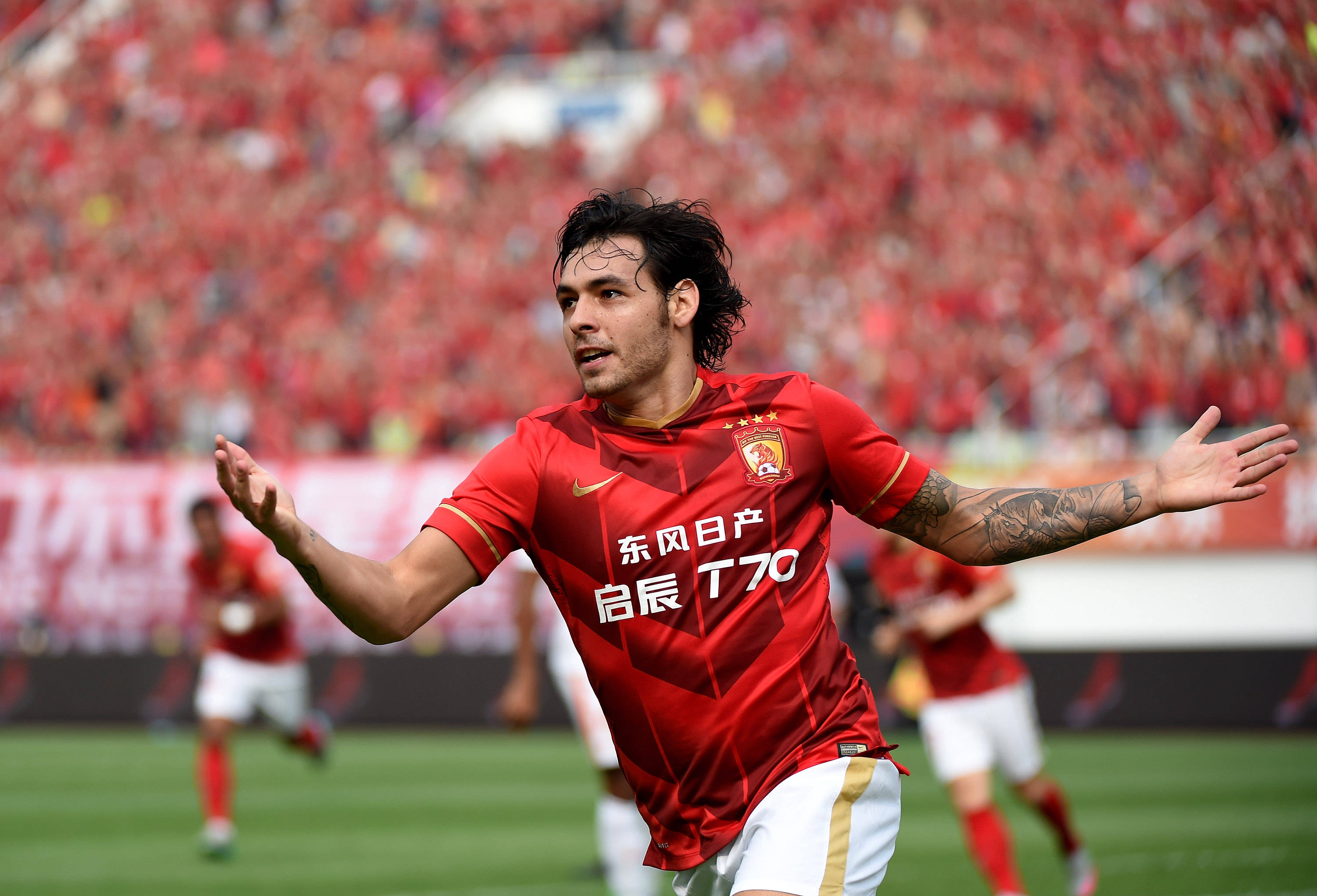 广州恒大角逐激烈，力争下一轮再战