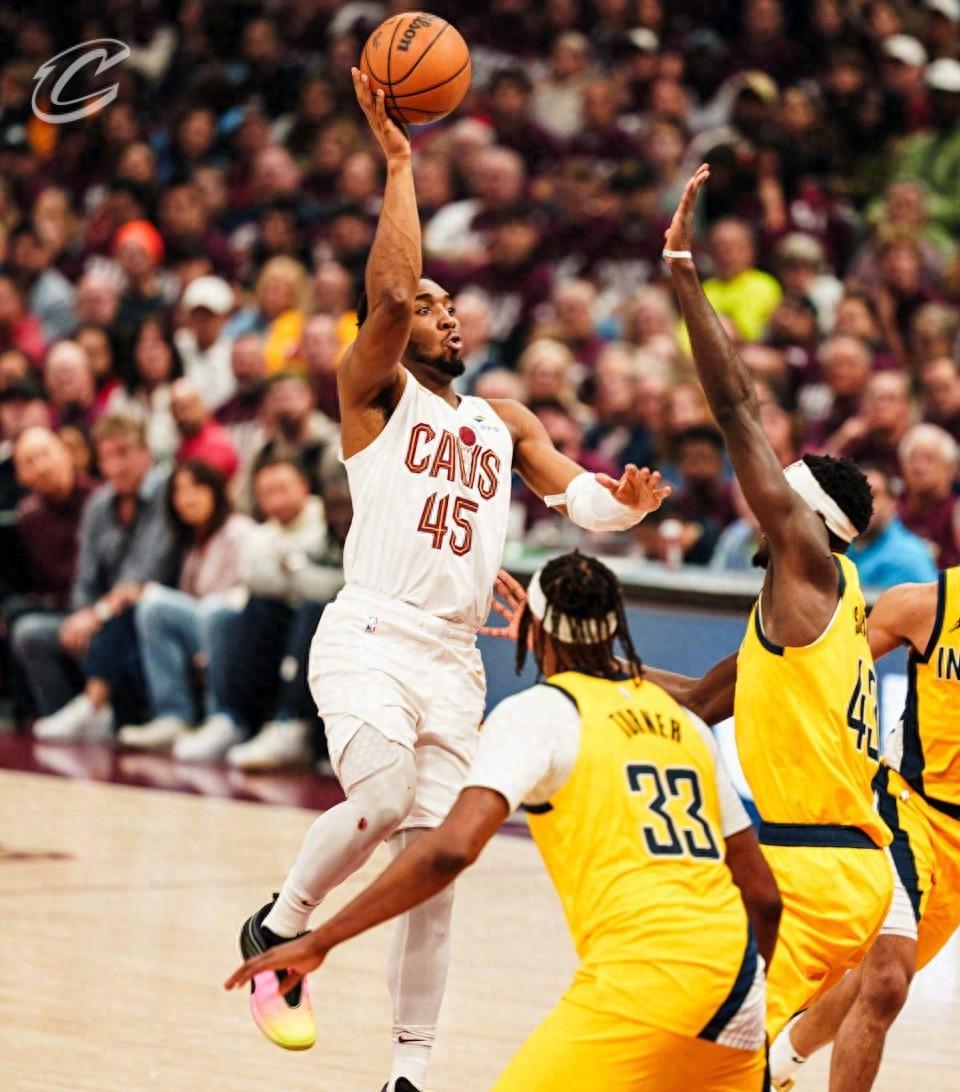 NBA焦点战役!骑士胜步行者获系列赛开门红 NBA焦点战役!骑士胜步行者获系列赛开门红