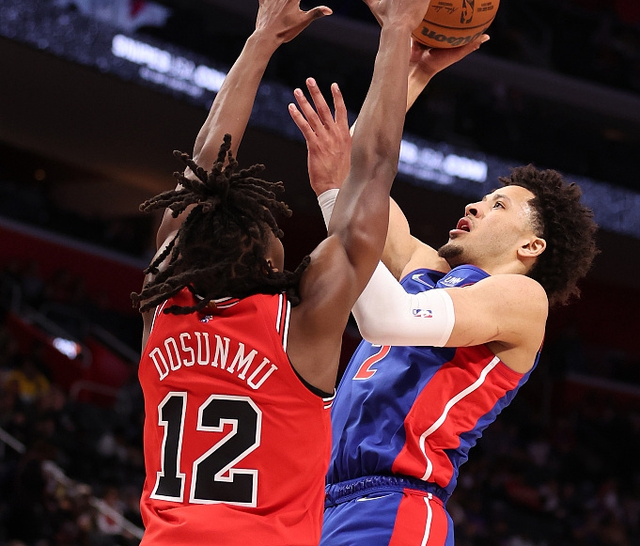 利记官方网站-中场大将连续射门得手，锁定胜局！