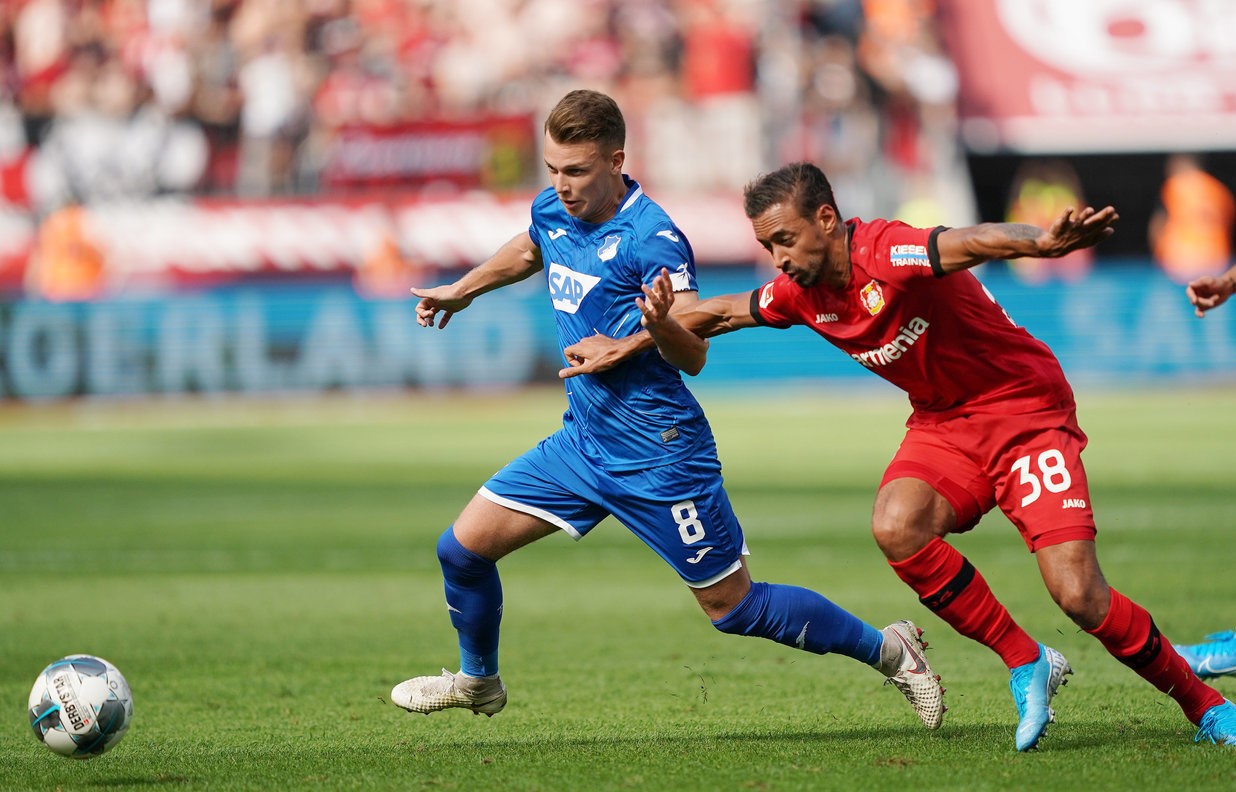 利记官方网站-弗赖堡施展进攻实力，给对手制造压力