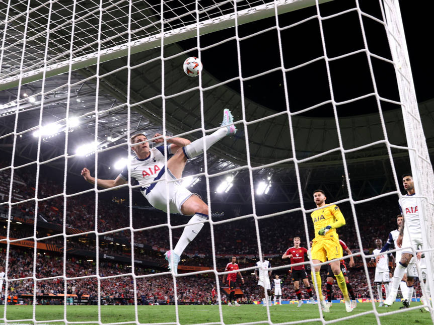 利记官网-曼联惊险胜出，不满欧冠小组赛止步形势