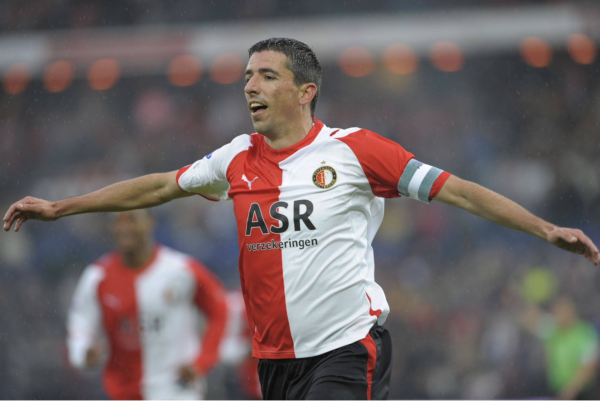 利记官网-AC米兰中场漂亮头球破门，帮助球队取胜