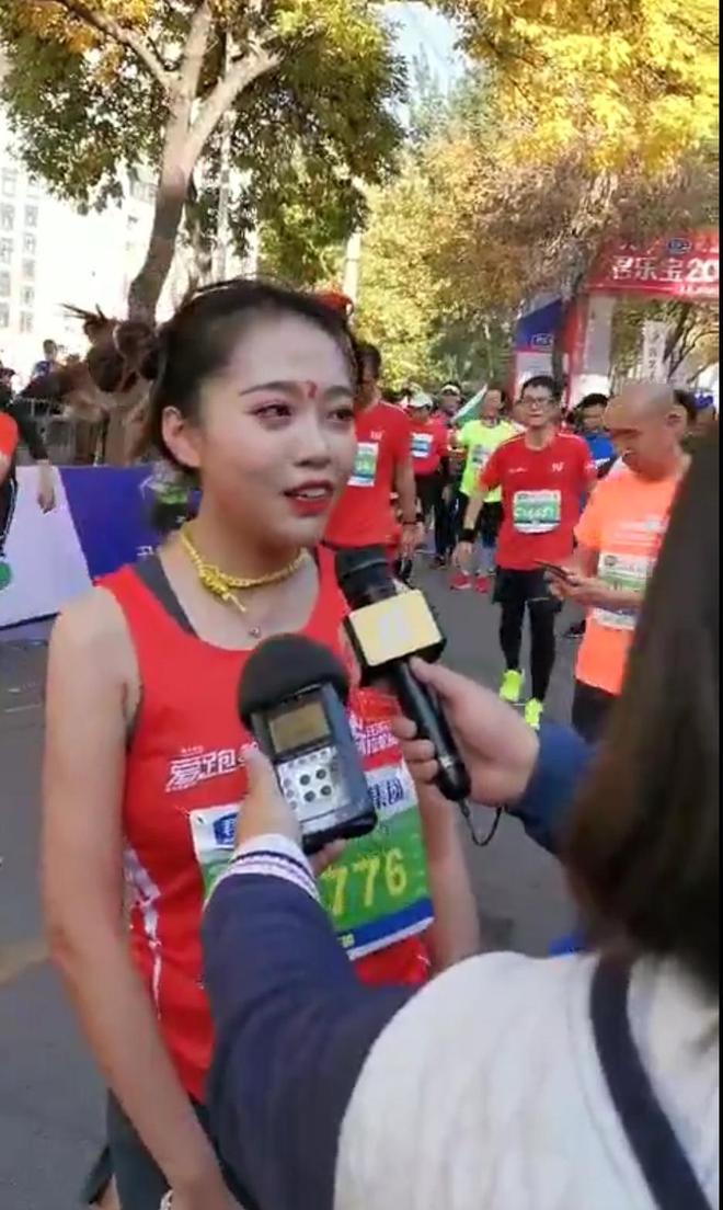 利记-越南女选手跑步比赛一骑绝尘,惊艳全场