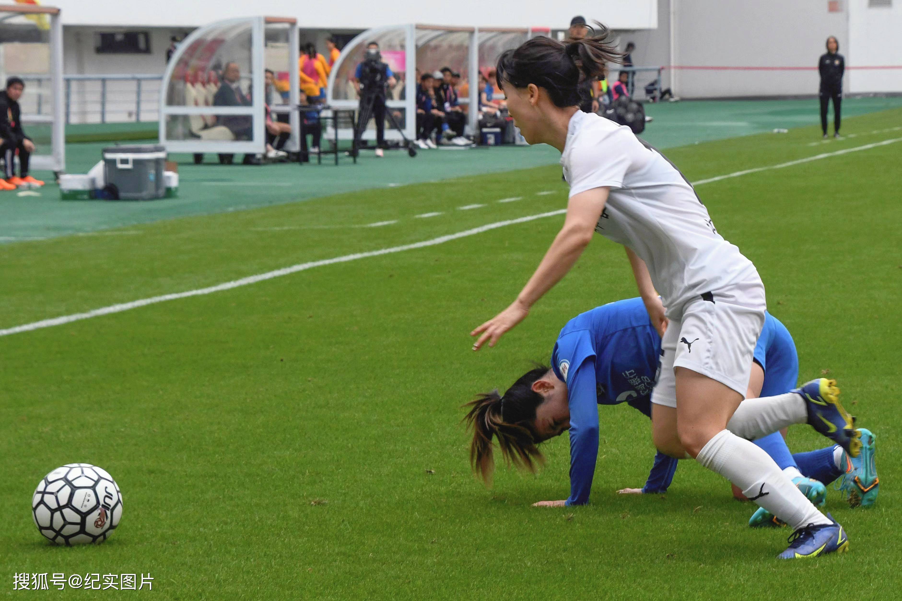 利记官网-精英女足冠军杯激烈角逐细节曝光