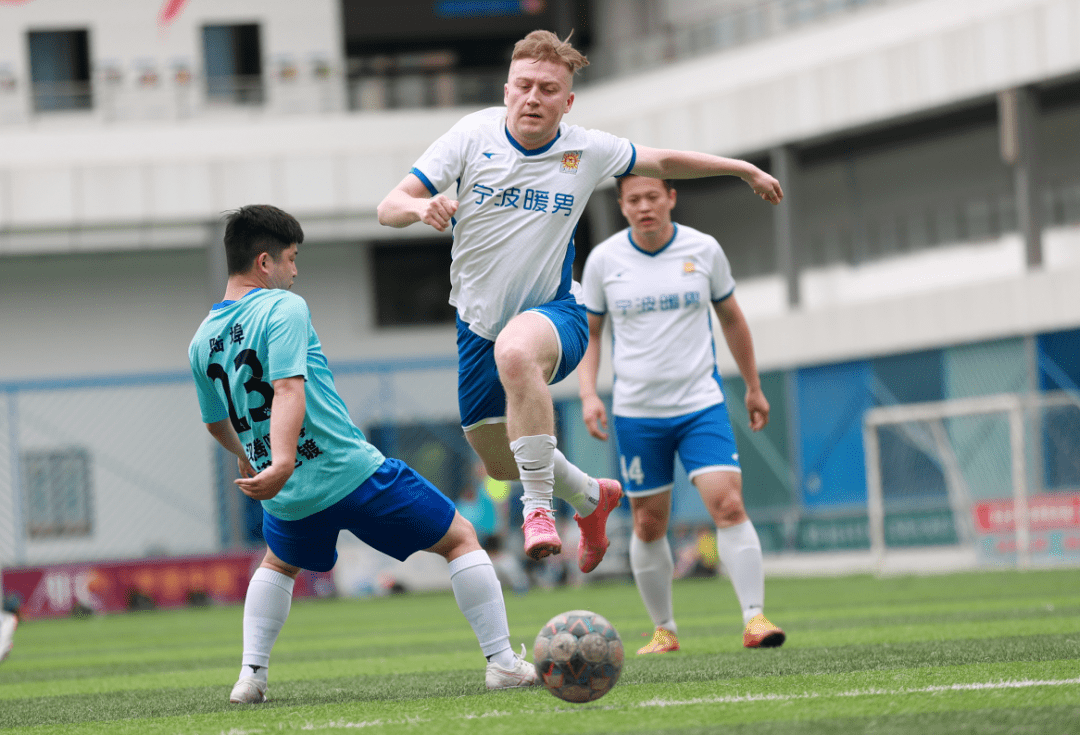 利记官网-逐鹿中原：顶级球队奋勇争先激战正酣